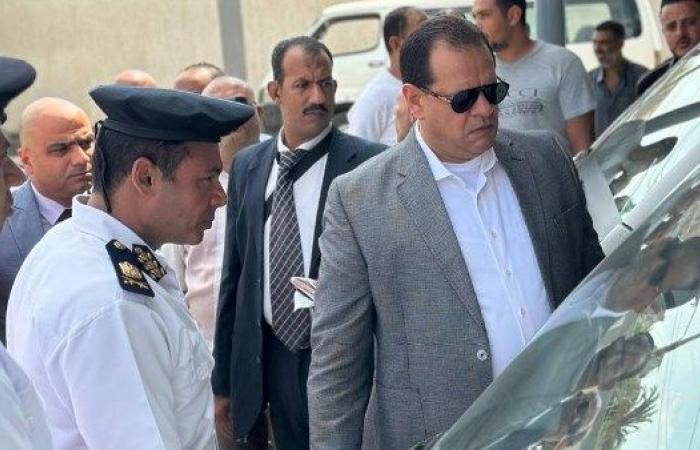 مدير أمن الفيوم يفاجئ السائقين في الموقف الجديد مع انطلاق العام الدراسي