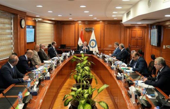 جهاز تنظيم سوق الغاز يناقش موضوعات استراتيجية لدعم التنافسية والصناعة