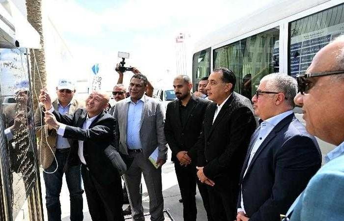 رئيس الوزراء يفتتح مصنع ”هنجشينج” الصيني لتكنولوجيا المنسوجات باستثمارات قيمتها 70 مليون دولار