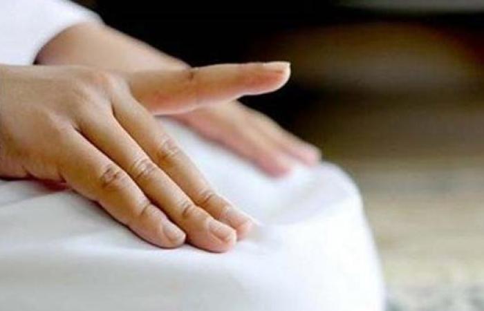 حكم من صلى جالسا وهو عنده قدرة على القيام