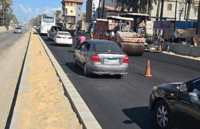 بعد توقف العمل سنوات .. رصف طريق دمياط الجديدة والميناء