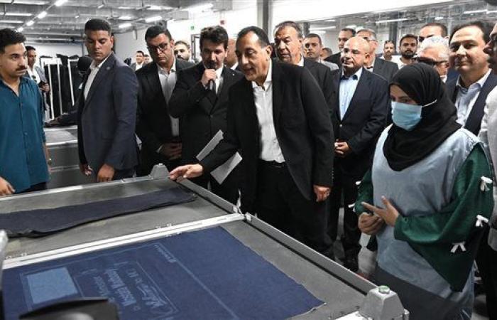 باستثمارات 40 مليون دولار.. رئيس الوزراء يفتتح مصنع "إروجلو جارمنت" بالقنطرة غرب