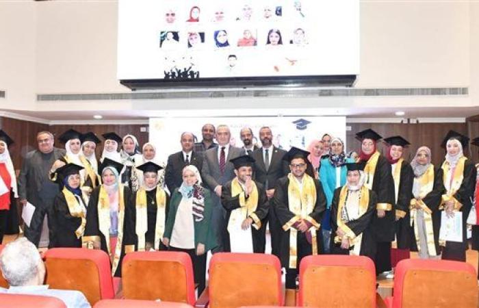 «الصحة» : تخريج الدفعة الأولى من الدبلومات المهنية في البحوث الإكلينيكية
