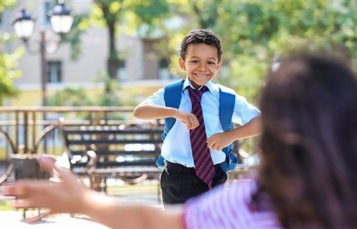 تعرف على كيفية التعامل مع طفلك عند عودته من يوم دراسي مُتعب؟