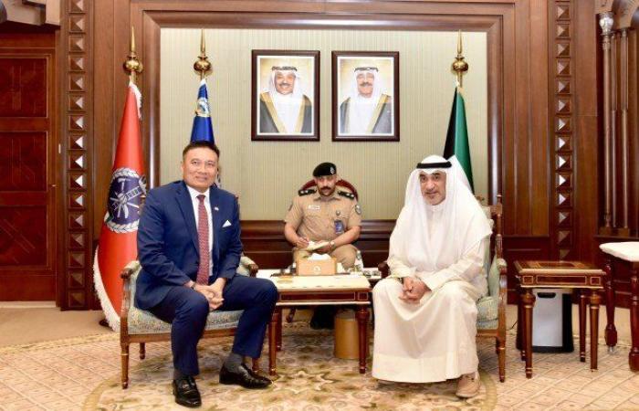 النائب الأول لرئيس مجلس الوزراء ووزير الداخلية يبحث مع سفير سنغافورة التعاون في المجالات الأمنية