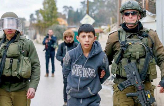 قوات الاحتلال تعتقل 21 فلسطينيا من مدن متفرقة بالضفة الغربية
