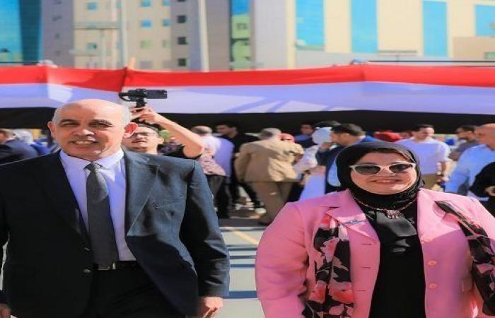 جامعة كفر الشيخ تستقبل طلابها بتحية العلم وبداية العام الجامعي