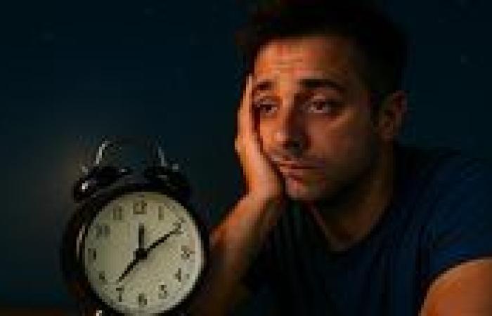 دراسة تكشف: السهر بعد الواحدة صباحًا يزيد خطر الإصابة بالاكتئاب والقلق