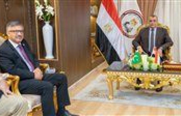 وزير الإنتاج الحربي يبحث مع السفير الباكستاني التعاون بمجالات التصنيع العسكري والمدني