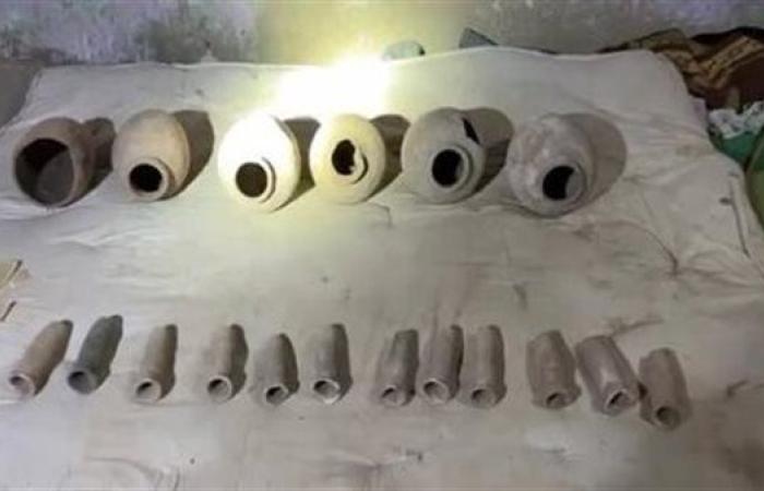 ضبط 18 قطعة أثرية بحوزة منقبين عن الآثار في البدرشين