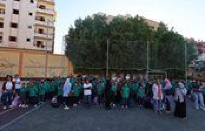نائب محافظ البحر الأحمر خلال الطابور الصباحي لطلاب مدرسة الإستاد الرسمية لغات بالغردقة: انتم المستقبل