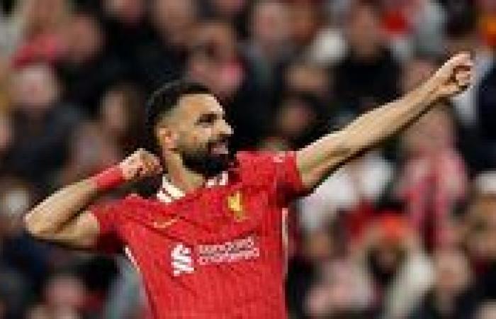 بدون صلاح.. وصول لاعبي ليفريول لحفل الكرة الذهبية بفرنسا