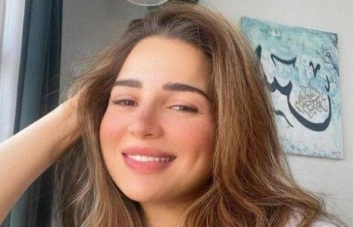 النجمة مي عز الدين تعود للتفاعل مع جمهورها عبر السوشيال ميديا