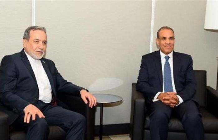وزير الخارجية يلتقي مع نظيره الإيراني على هامش اعمال الجمعية العامة للأمم المتحدة