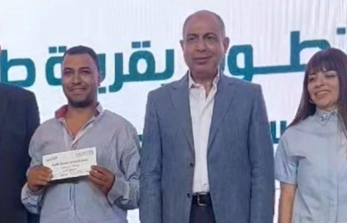 في أجواء احتفالية.. تسليم 45 منزلاً بعد إعادة تأهيلهم للأسر الأكثر احتياجاً بالمنيا