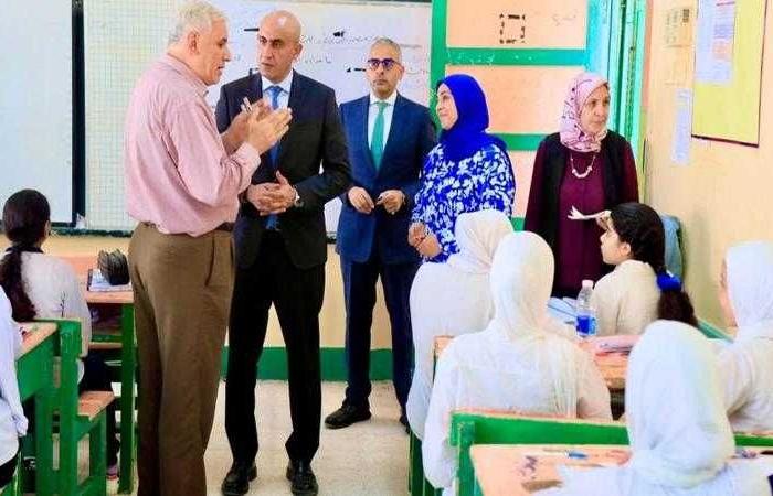 وزير التربية والتعليم يتفقد سير العملية التعليمية بعدد من مدارس محافظة الشرقية