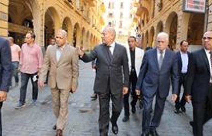 القيادات التنفيذية تقوم بجولة تفقدية لمتابعة أعمال التطوير الجارية بمنطقة القاهرة الخديوية