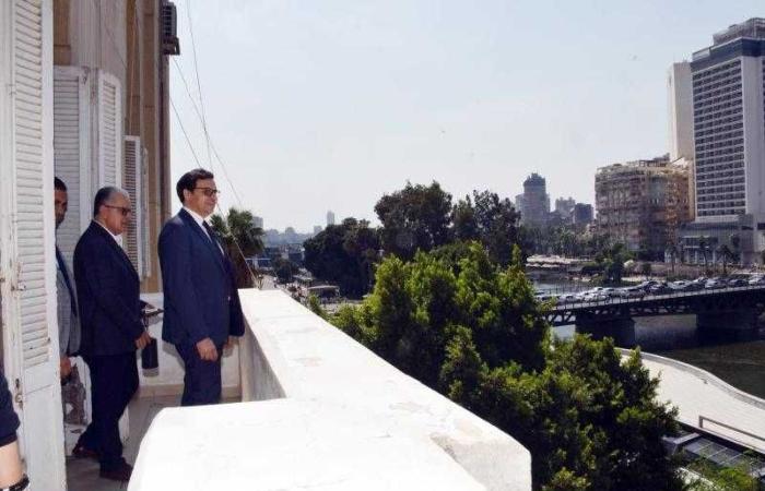 وزير الثقافة يتفقد عددًا من المواقع الثقافية بساحة دار الأوبرا المصرية ويوجه بالالتزام بالجدول الزمني لافتتاح متحف سراي الجزيرة وعقد برامج تدريبية للعاملين بالوزارة
