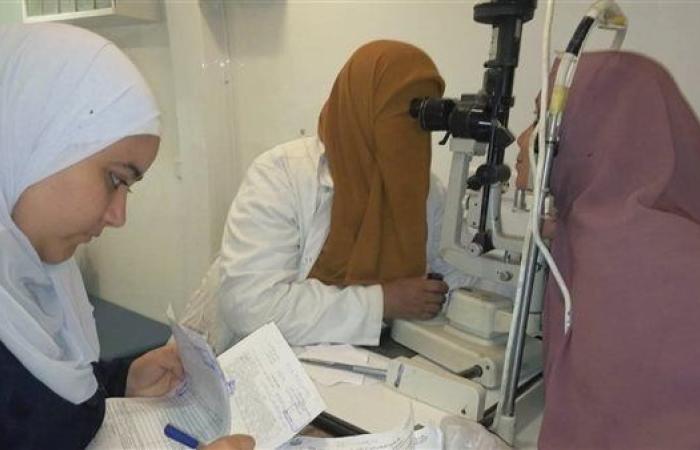 الكشف على 1739 مواطن ضمن مبادرتي «حياة كريمة» و«100 يوم صحة» بالشرقية