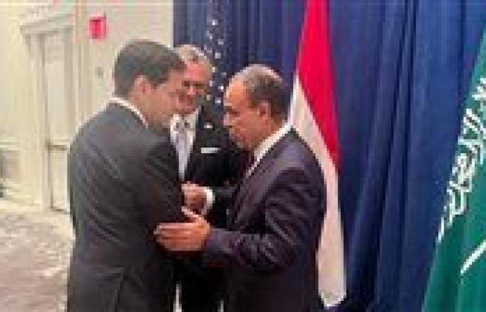 وزير الخارجية يلتقي وزير الخارجية الأمريكي