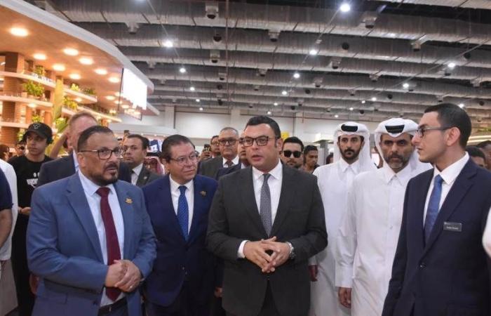 جولة موسعة لوزير الإسكان ورئيس جمعية المطورين العقاريين داخل أجنحة معرض سيتي سكيب مصر 2025