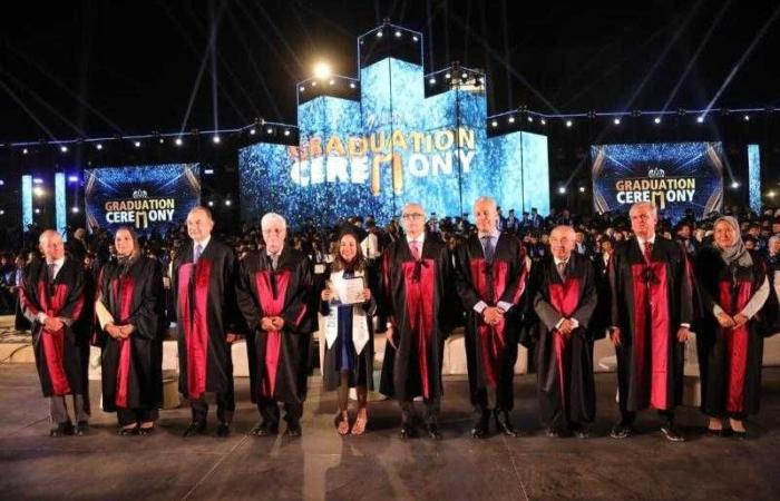 وزيرا التعليم العالي وقطاع الأعمال العام يشهدان حفل تخرج الدفعة (71) بكلية الهندسة جامعة عين شمس