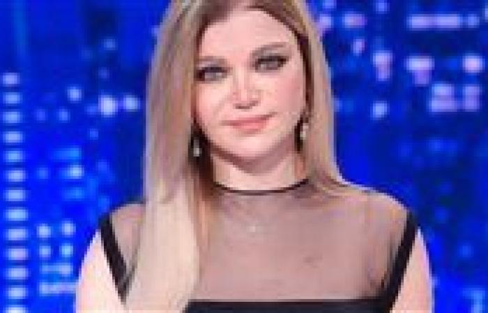 ياسمين الخطيب: كنت في مدرسة الراهبات والضوابط كانت صارمة.. واللي ضوافرها طويلة كانت تتقصّ فورًا