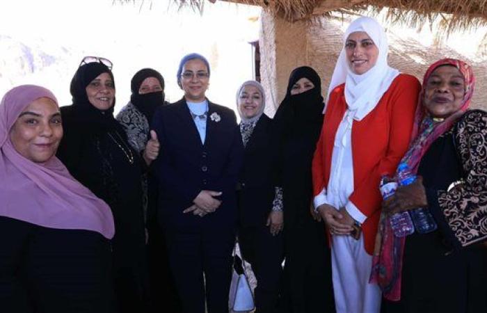 خلال زيارتها لجنوب سيناء.. رئيسة القومي للمرأة تلتقي بسيدات وادي منحر الناقة