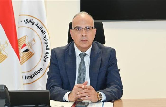 وزير الري يتابع موقف مشروعات الخطة الاستثمارية في مجالات إحلال المنشآت المائية