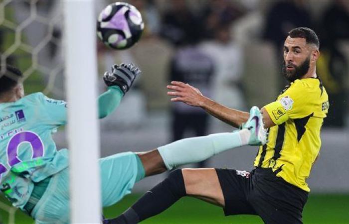كلاسيكو الدوري السعودي.. بنزيما يتصدر تشكيل الاتحاد ضد النصر
