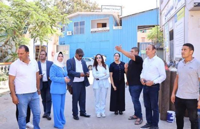 وفد من اليونسكو يزور ترسانة تصنيع السفن في دمياط