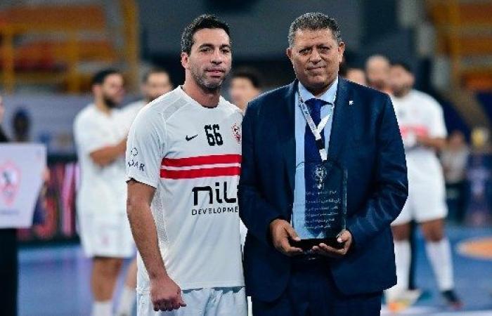 أحمد الأحمر.. أسطورة لا تنتهي وتكريم تاريخي في سوبر جلوب بالعاصمة