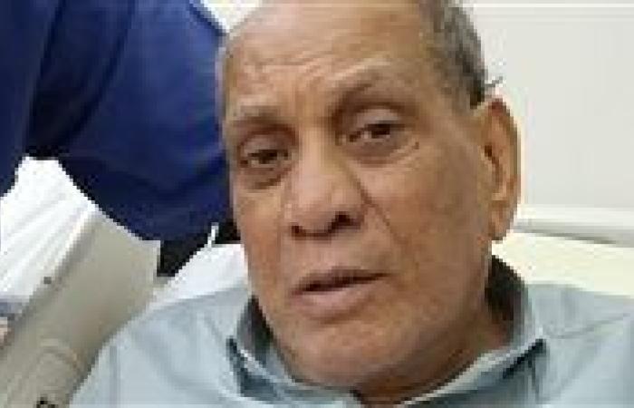 وعكة مفاجئة تضرب منير مكرم.. ونقله العاجل إلى المستشفى