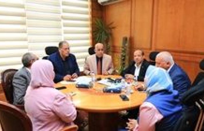 مجلس إدارة مركز التدريب بجامعة كفر الشيخ يبحث تطوير برامجه بعد إعادة تشكيله