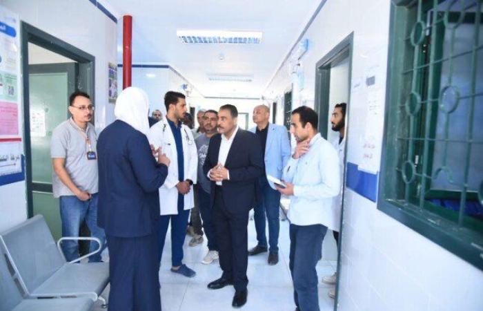 جولة مفاجئة لمحافظ مطروح بالوحدة الصحية بقرية أم الرخم