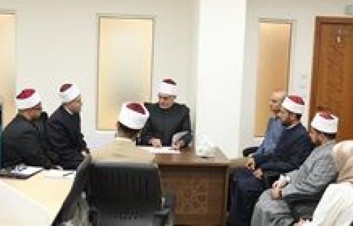 مفتي الجمهورية يتفقد الإدارة العامة للبوابة والتطبيقات الإلكترونية بدار الإفتاء