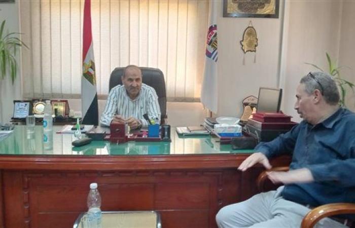 سكرتير عام قنا يتابع ملفات التصالح والتقنين بمركز فرشوط