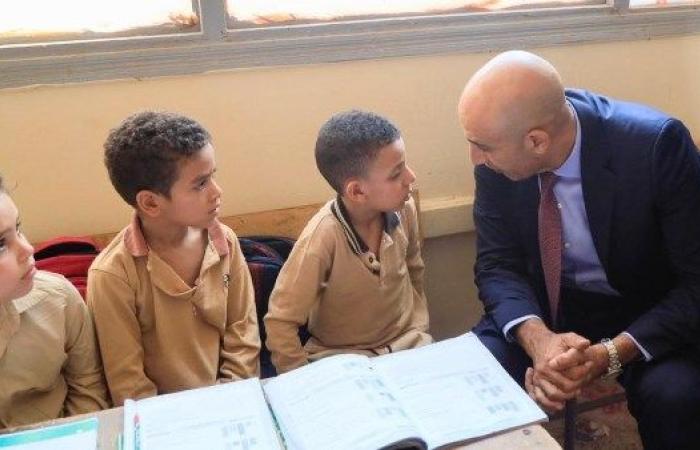 وزير التعليم يرافق محافظ المنيا لمتابعة العملية التعليمية بأبو قرقاص