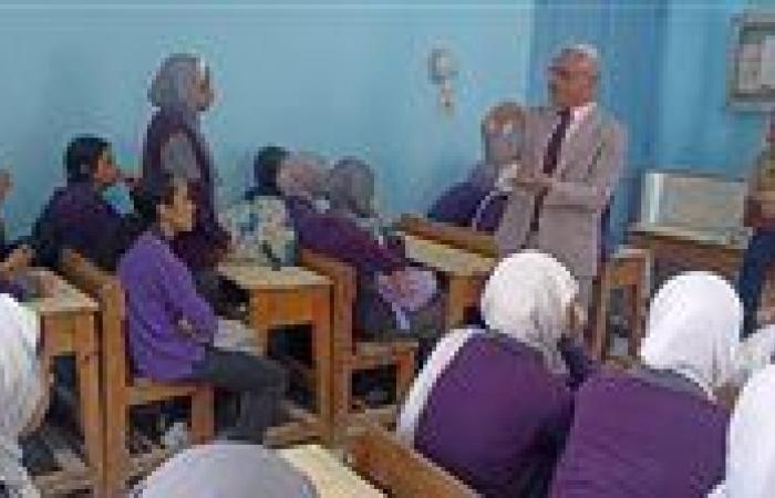 "تعليم القاهرة" توجه بتقديم الدعم للمعلمين لتنفيذ المناهج بشكل فعال