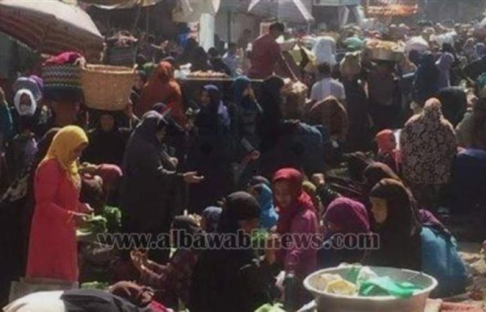 الأسواق العشوائية والتعديات تخنق شوارع الفيوم.. ومطالبات بتدخل عاجل من المحليات